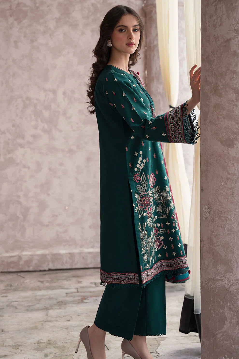 3PC-LAWN EMBROIDERED SUIT-VM3164